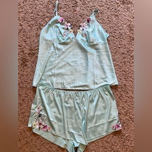 Victoria’s Secret 
Floral Embroidery Cami Set